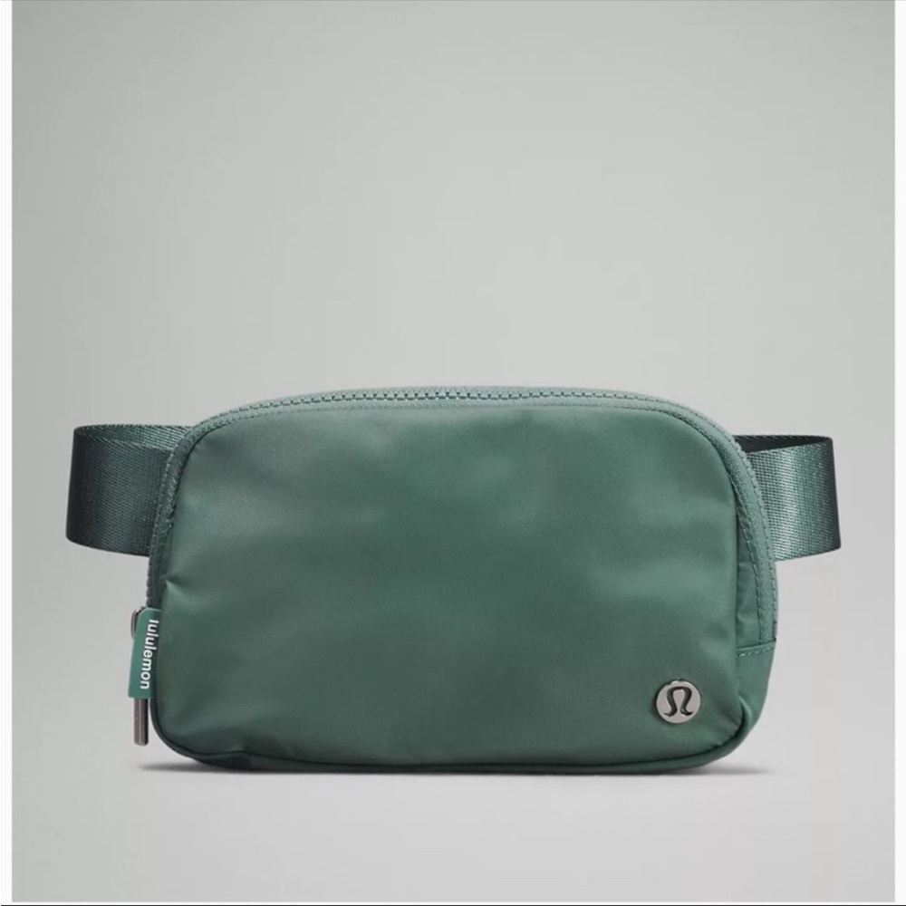 NWT Lululemon Everywhere Belt Bag in Tidewater Teal